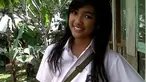 Pemilik nama lengkap Marion Rambu Jola Pedy masa kecilnya menarik untuk dilihat. Seperti saat Marion memakai seragam SD. Senyum manis terlihat jelas dari penyanyi asal Kupang ini. (Liputan6.com/IG/lalamarionmj)