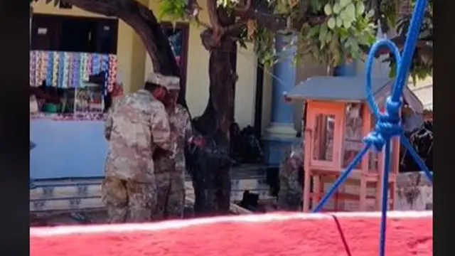 Viral Tentara Amerika Jajan Minuman Es dalam Kemasan di Situbondo