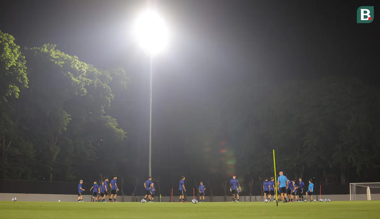 <p>Suasana latihan resmi Timnas Argentina U-17 menjelang laga perempat final Piala Dunia U-17 2023 melawan Timnas Brasil U-17 di Lapangan Banteng, Jakarta, Kamis (23/11/2023). (Bola.com/Bagaskara Lazuardi)</p>