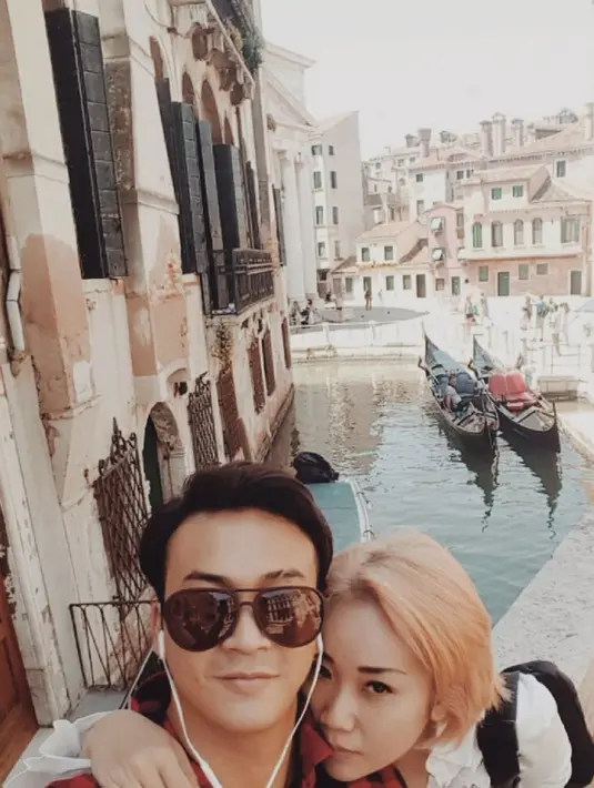 Banyak saran dari teman-temannya untuk mempercepat kehamilan. Meski pemeran 31 tahun itu sadar untuk program momongan harus banyak istrirahat saat malam. (Instagram/dimazandrean)