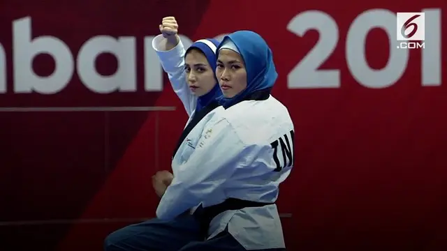 Atlet taekwondo Defia Rosmaniar menyumbang emas pertama untuk kontingen Indonesia di Asian Games 2018. Defia menjadi yang terbaik di nomor indvidu poomsae putri.