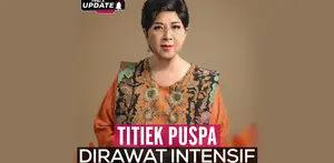 Kabar kurang menyenangkan datang dari penyanyi legendaris Titiek Puspa. Ia harus menjalani operasi akibat pecah pembuluh darah dan kini dirawat intensif di rumah sakit. Bagaimana kondisi terkini penyanyi yang disapa Eyang Titiek tersebut? Simak di video ini!