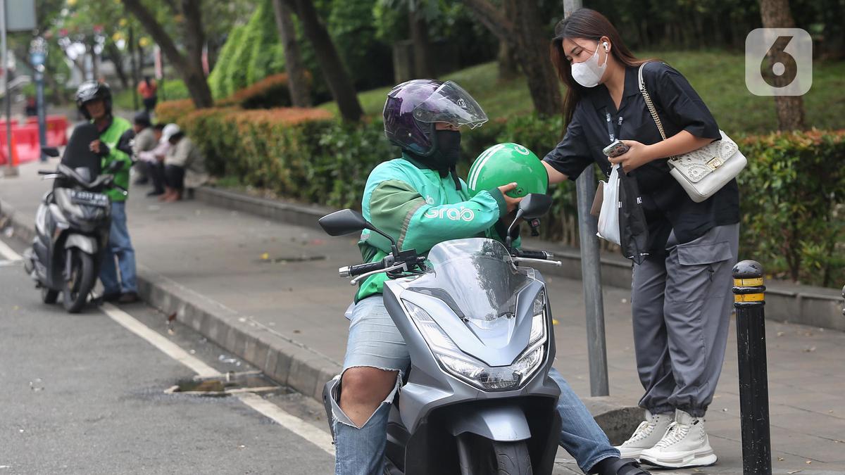 Dibayangi Aksi Unjuk Rasa, Sebagian Pengemudi Ojol Tetap Memilih Beroperasi
