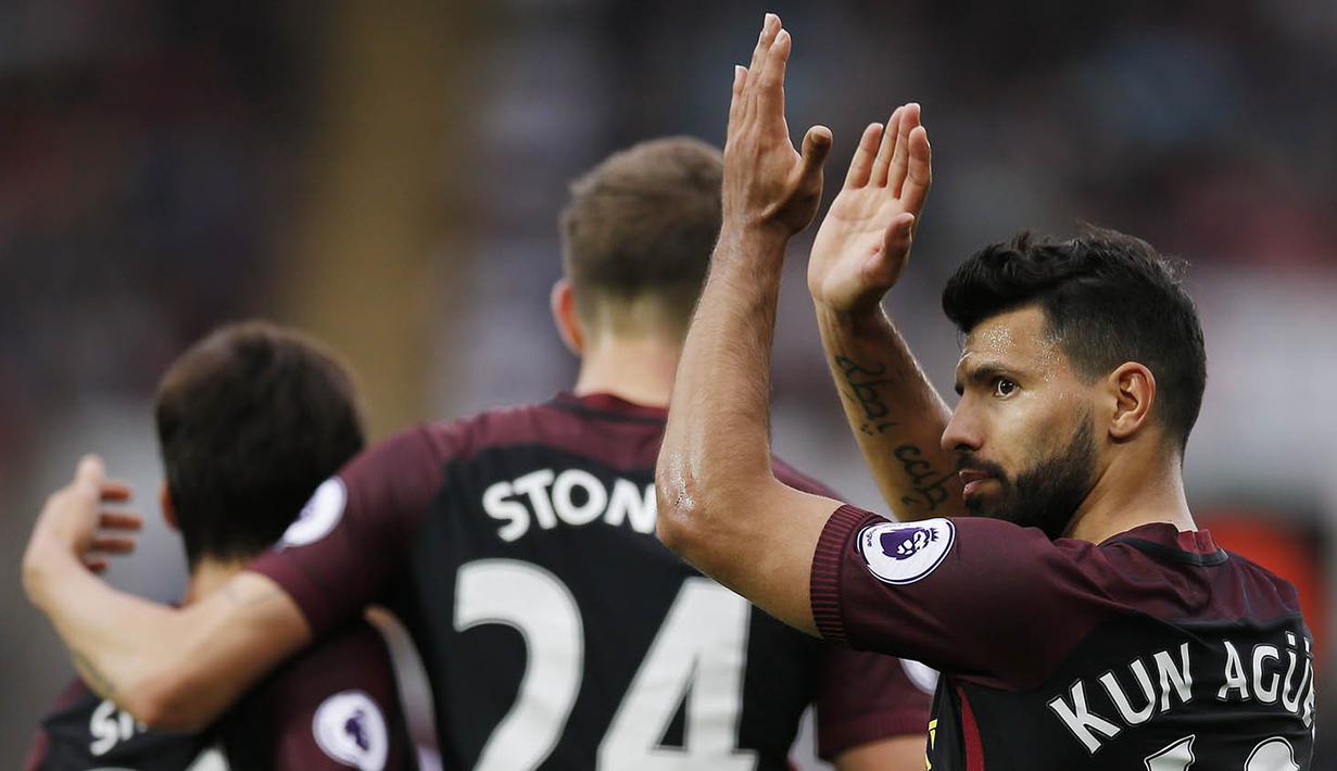 Manchester City masih berada di puncak klasemen Premier League dengan nilai sempurna, anak asuh Pep Guardiola meraih enam kemenangan dalam enam laga. The Citizens berhasil membungkam tuan rumah Swansea 3-1. (Reuters/Andrew Couldridge)