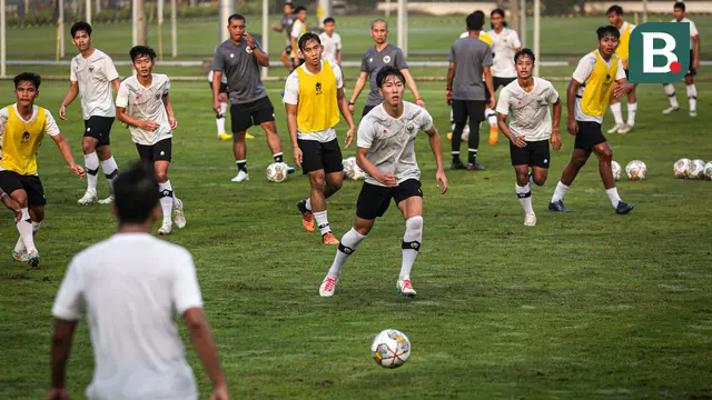 Foto: Menilik Latihan Pagi Timnas Indonesia U-22 Asuhan Indra Sjafri, Belasan Pemain Baru Bergabung di TC Gelombang Kedua Ini