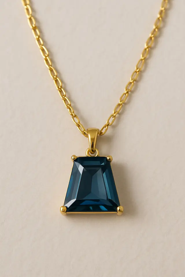 3. Kalung Emas Kuning dengan Topaz London Berbentuk Trapesium