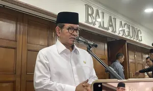 Gubernur DKI Jakarta Pramono Anung mendukung langkah tegas aparat kepolisian dalam menyikapi ancaman bom yang diterima pihak sekolah internasional di Kelapa Gading, Jakarta Utara. (Liputan6.com/Winda Nelfira)
