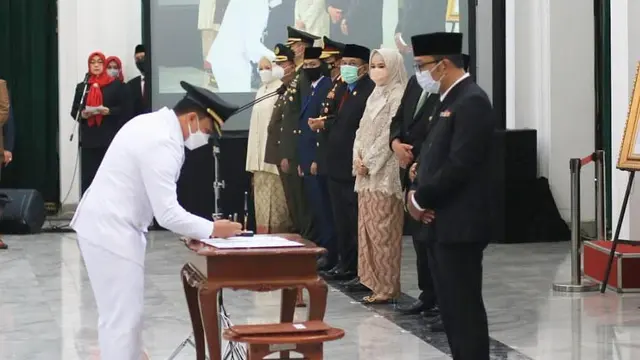 6 Potret Pelantikan Sahrul Gunawan jadi Wakil Bupati Bandung, Banjir Ucapan Selamat