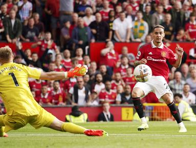 Manchester United sukses membungkam Arsenal pada laga pekan keenam Premier League 2022/2023 di Old Trafford, Minggu (4/9/2022). (AP/Dave Thompson)