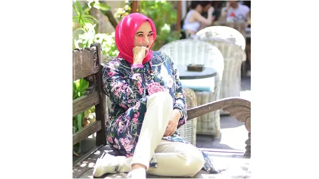 6 Potret Cantiknya Istri Mendiang Sys NS yang Menikah Lagi dengan Cinta Pertamanya