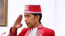 Presiden Joko Widodo mengenakan baju adat Dolomani dari Buton pada Upacara Peringatan Detik-Detik Proklamasi Kemerdekaan ke-77 Republik Indonesia di Istana Merdeka, Jakarta, Rabu (17/8/2022). HUT ke-77 RI tersebut mengangkat tema Pulih Lebih Cepat, Bangkit Lebih Kuat. (Foto: Muchlis Jr - Biro Pers Sekretariat Presiden)