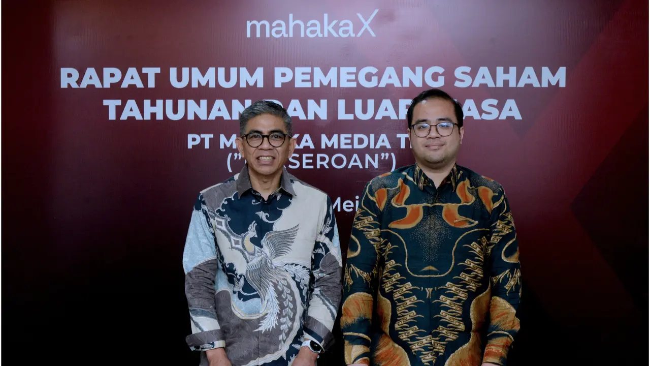 Direktur Utama mahakaX, Adrian Syarkawi (kiri), bersama Direktur mahakaX Aditama Wahyudi Mirza (kanan) dalam rangkaian RUPS 2026 PT Mahaka Media Tbk, Senin (25/5/2026). (Istimewa)