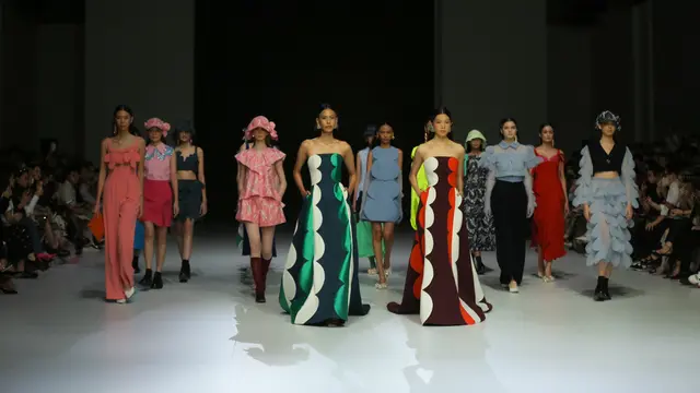Nuansa Mewah nan Elegan dalam Koleksi Peggy Hartanto, Aidan & Aice, Sean & Sheila di Panggung JFW 2023