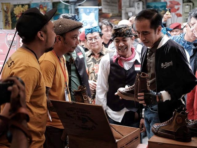 Ini Model Sepatu Yang Berhasil Menggoda Jokowi Di Bandung Regional Liputan6 Com