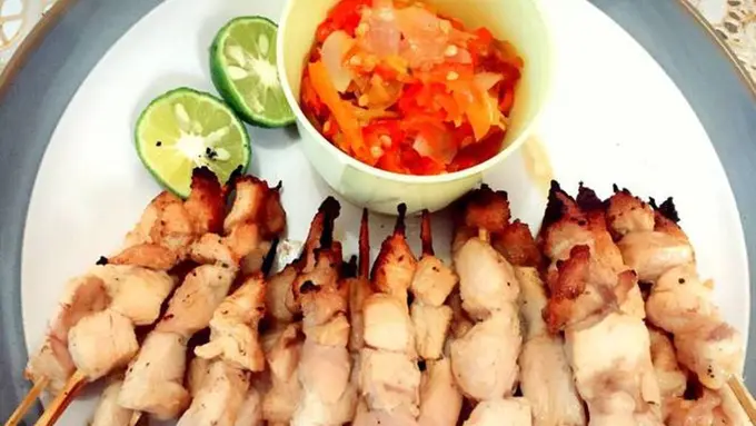 [Bintang] 10 Potret 'Sate Putih' yang Bikin Masyarakat Jakarta Candu