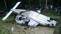 Pesawat latih jatuh di persawahan di Tasikmalaya, Jawa Barat (foto: ist)