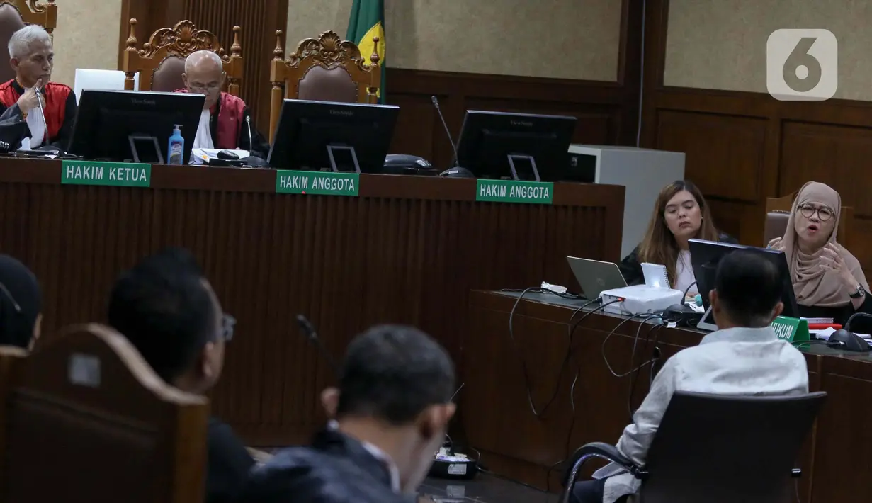 Saksi a de charge biasanya diajukan oleh terdakwa dalam rangka melakukan pembelaan atas dakwaan yang ditujukan pada dirinya. (Liputan6.com/Herman Zakharia)