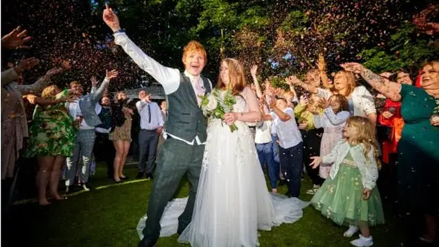 Penggemar Berat, Wanita Ini Sukses Menikah dengan 'Kembaran' Ed Sheeran