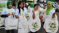  Sebanyak 1300 kantong belanja (recycle bag) dibagikan oleh Sido Muncul melalui produk Tolak Linu.
