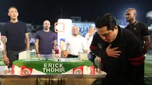 Ketua Umum PSSI, Erick Thohir merayakan ulang tahun ditemani sejumlah legenda sepak bola dunia saat kegiatan BRImo Future Garuda di Lapangan BRILiaN Stadium, Jalan Fatmawati Raya, Jakarta, Selasa (30/05/2023). (Bola.com/Bagaskara Lazuardi)