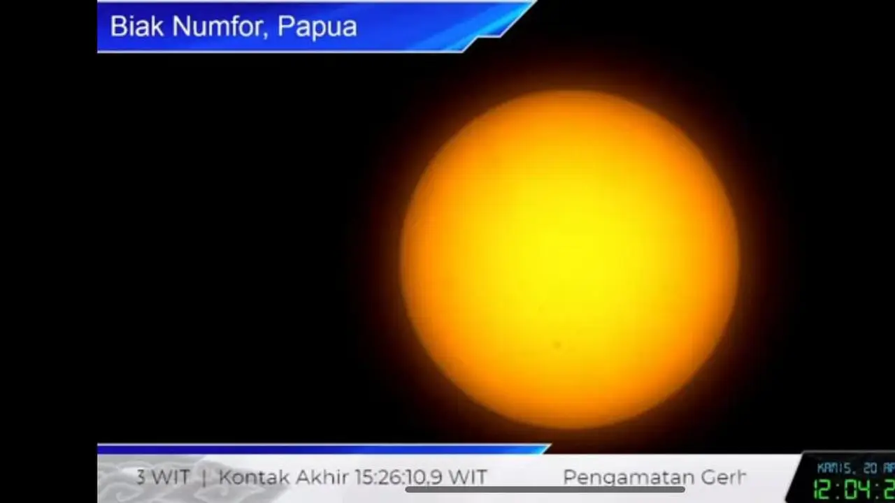 Gerhana Matahari Total yang diamati di Biak, Papua.