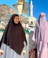 Mencari inspirasi outfit untuk ibadah umrah? Gaya Titi Kamal berikut ini bisa jadi inspirasi. [@titi_kamall]