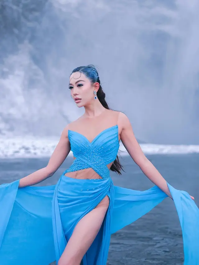 Potret Totalitas Olivia Tan Tampil Anggun Jadi Elsa Frozen di Iceland, Pakai Gaun Tanpa Lengan di Suhu -10 Derajat Celsius