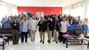 Bertempat di Aula Lantai 3 Kampus Trisakti School of Multimedia, Jakarta Timur, pada Kamis, 2 April 2026, Liputan6 Connect kembali menyapa para mahasiswa. Tampak dalam foto, peserta dan narasumber berfoto bersama sebelum gelaran program Liputan6 Connect di Aula Lantai 3 Kampus Trisakti School of Multimedia, Jakarta Timur, pada Kamis 2 April 2026. (Liputan6.com/Helmi Fithriansyah)