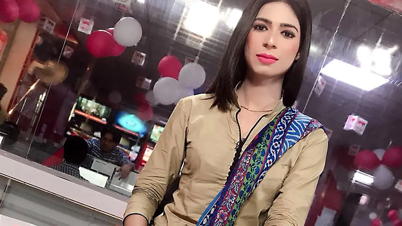 Kenalkan Marvia Malik, Transgender  Pertama yang Jadi Pembawa Berita di Pakistan