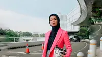 19 Pilihan Memadukan Hijab dengan Baju Pink agar Tampak Stylish dan Fresh