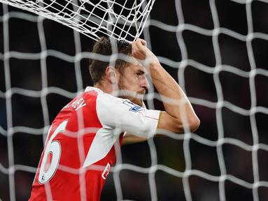 Pemain Arsenal, Aaron Ramsey, gagal memanfaatkan peluang di depan gawang liverpool. Arsenal bermain imbang 0-0 lawan Liverpool di Stadion Emirates, London. (24/8/2015). (Action Images via Reuters/Tony O'Brien)