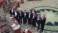 Momen Akrab Ganjar-Mahfud dengan Tim Pembela Prabowo-Gibran Sebelum Sidang Sengketa Pilpres 2024