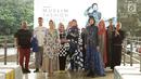 Model berpose di catwalk pada pembukaan Muffest) 2020 di Aquatic Stadium, GBK Senayan, Jakarta, Jumat (30/8/2019). Muffest mempertemukan para pelaku industri busana muslim tanah air, baik yang sudah punya nama dan brand besar, maupun dari pelaku usaha kecil dan menengah. (Fimela.com/Bambang E.Ros)