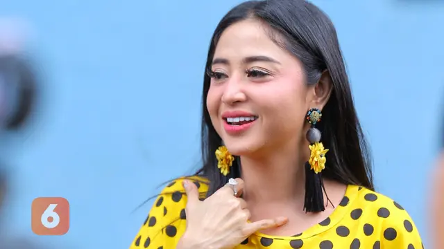 [Bintang] Dewi Perssik