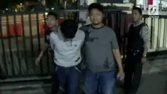 Buron selama satu pekan, SH pelaku penjambretan sadis di Cempaka Putih akhirnya menyerahkan diri ke polisi. Aksi penjambretan sadis di Cempaka Putih pekan lalu menewaskan seorang wanita penumpang ojek online yang terjatuh dari motor.