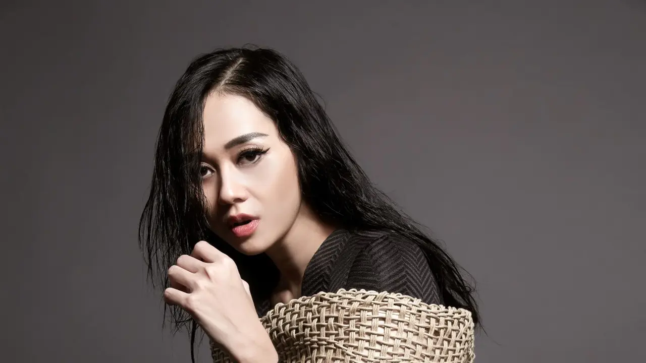 [Bintang] Aura Kasih
