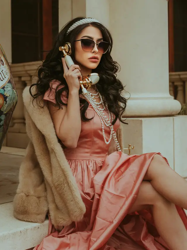 perempuan cantik dan kaya