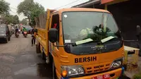 Dinas Lingkungan Hidup (DLH) Kota Tangerang, mengerahkan 1.682 petugas untuk membersihkan sampah-sampah di 13 kecamatan di kota Tangerang.