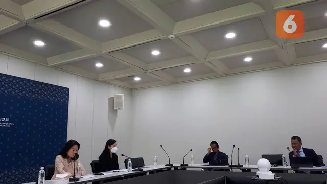 Sesi diskusi di Kementerian Luar Negeri Korea Selatan dengan Indonesia Next Generation Journalist Network on Korea. (Liputan6.com/Tanti Yulianingsih)