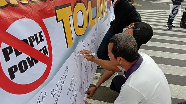 Kumpulkan Tanda Tangan, Pengunjung CFD Tolak Gerakan People Power