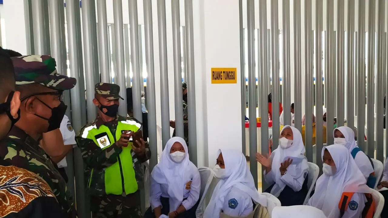 Pangdam III/Siliwangi Mayjen TNI Agus Subiyanto mengatakan serbuan vaksinasi massal terutama di kalangan pelajar, diharapkan mampu meningkatkan herd immunity masyarakat Jawa Barat.