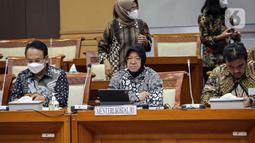 Dalam rapat tersebut, Risma mengaku khawatir dengan anggaran bantuan sosial (bansos) bencana untuk tahun 2023 yang hanya Rp 50 miliar. (Liputan6.com/Faizal Fanani)