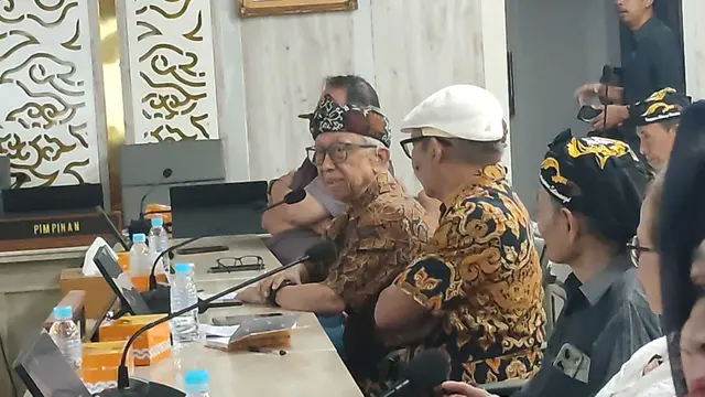 Audiensi akademisi hingga budayawan Sunda dengan DPRD Jabar.