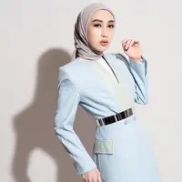 Tragedi kemanusiaan di Gaza mengetuk pintu hati masyarakat Indonesia. Dokter Reza Gladys menggelar doa bersama di Masjid Raya Pondok Indah Jakarta. (Foto: Dok. Instagram @rezagladys)