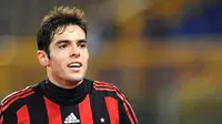 AC Milan&#039;s Brazilian midfielder Kaka gestures during his team&#039;s Italian serie A football match against Lazio on February 1, 2009 at the Olympic stadium in Rome. AFP PHOTO/ALBERTO PIZZOLI