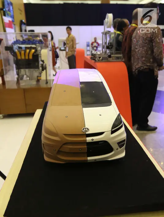 Sebuah produk teknologi industri ditampilkan dalam pameran Indonesia Industrial Summit 2018 di JCC, Jakarta, Rabu (4/4). (Liputan6.com/Angga Yuniar)