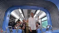 Libur, Jokowi Jalan Kaki Keliling Taman Suropati