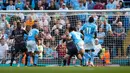 Di sisa babak pertama, Manchester City terus menekan Fulham. Hasilnya gol kedua tertcipta di masa injury time babak pertama. Berawal dari kemelut sepak pojok. Foden melepaskan umpan yang disambar bek Nathan Ake. Manchester City unggul 2-1 saat jeda. (AP Photo/Dave Thompson)