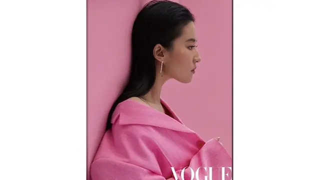 Tampil Natural di Film Mulan, Ini 6 Potret Liu Yifei dengan Makeup Tebal