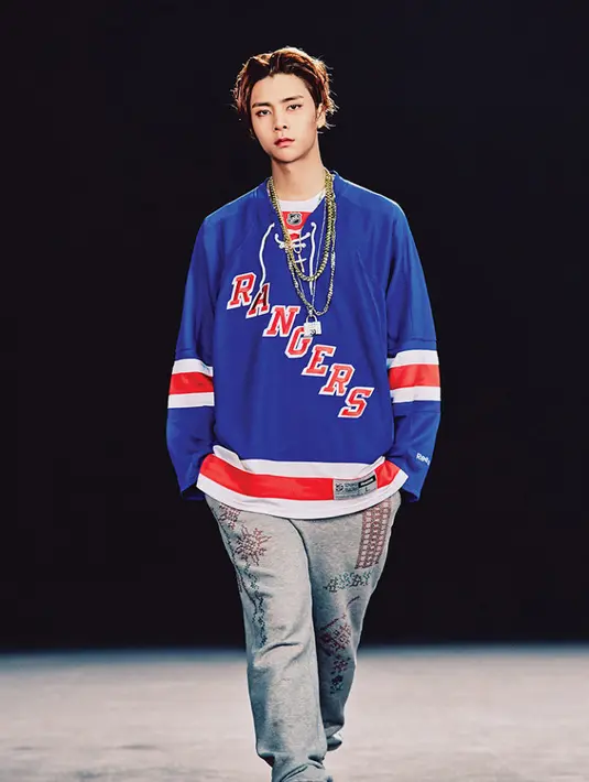 Johnny NCT beberapa kali memamerkan kemampuannya saat jadi DJ. Seperti saat ia berkolaborasi dengan beberapa artis SM Entertainment pada tahun 2016. (Foto: Soompi.com)